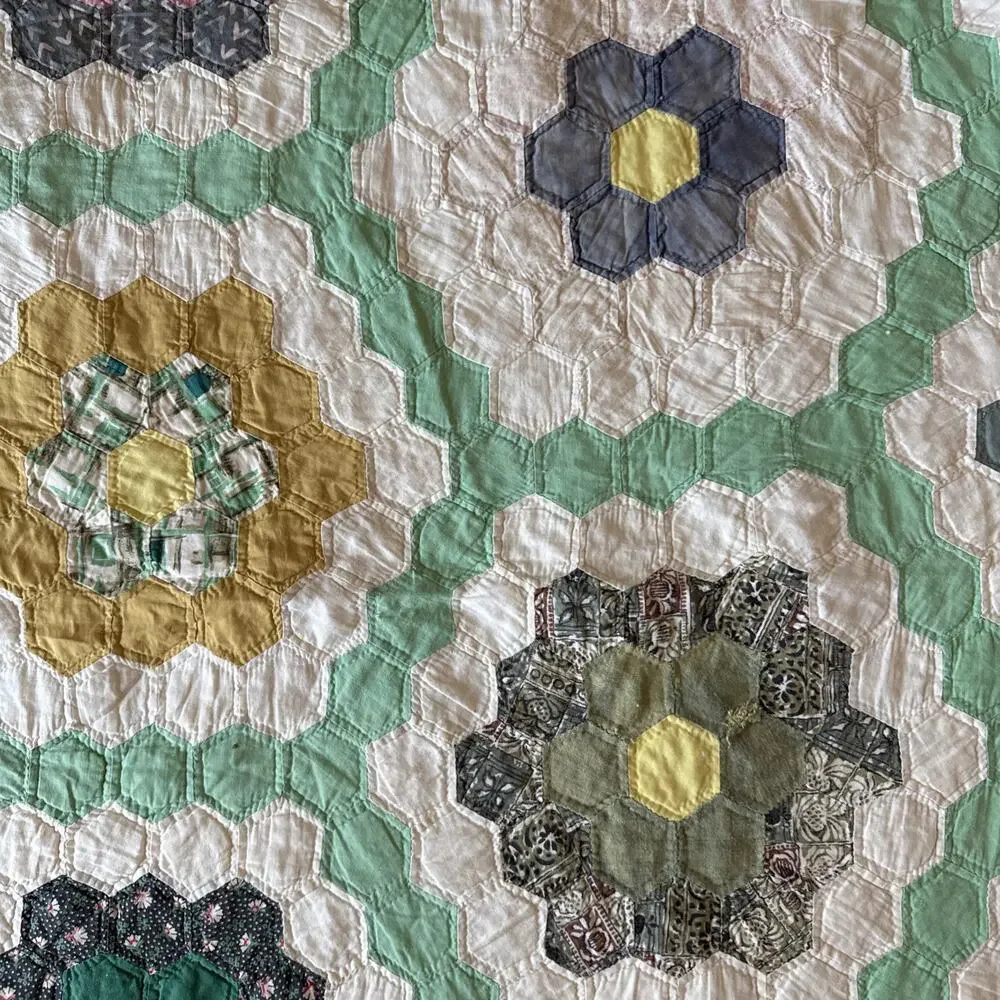 Vintage Beautiful Grandma's Flower Garden Quilt Feed Sack Fabrics 95 By 77”